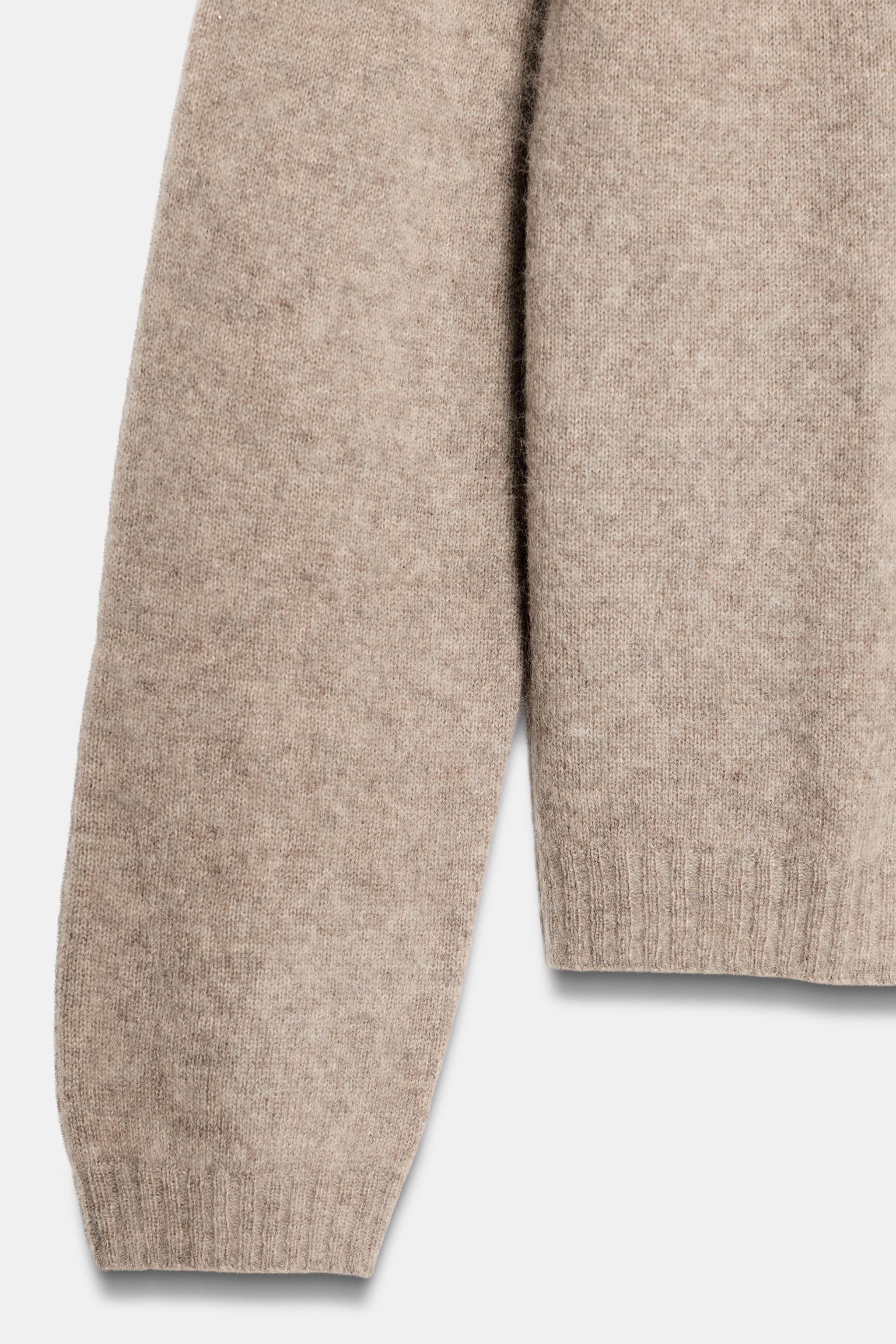 WOOL AND CASHMERE LONG SLEEVE SWEATER